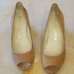 Almost new Ann Klein Iflex shoe.